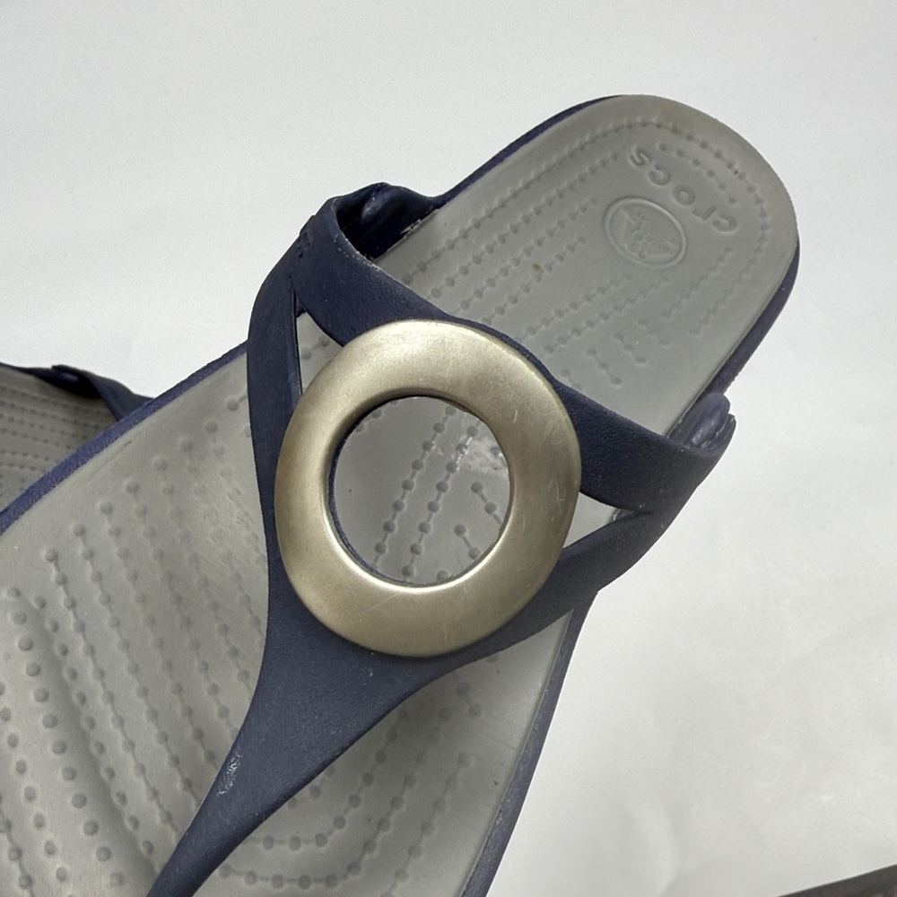 CROCS Sanrah Navy Blue with Silver Accent Wedge Sandals S-488 Size 9 - Picture 5 of 10
